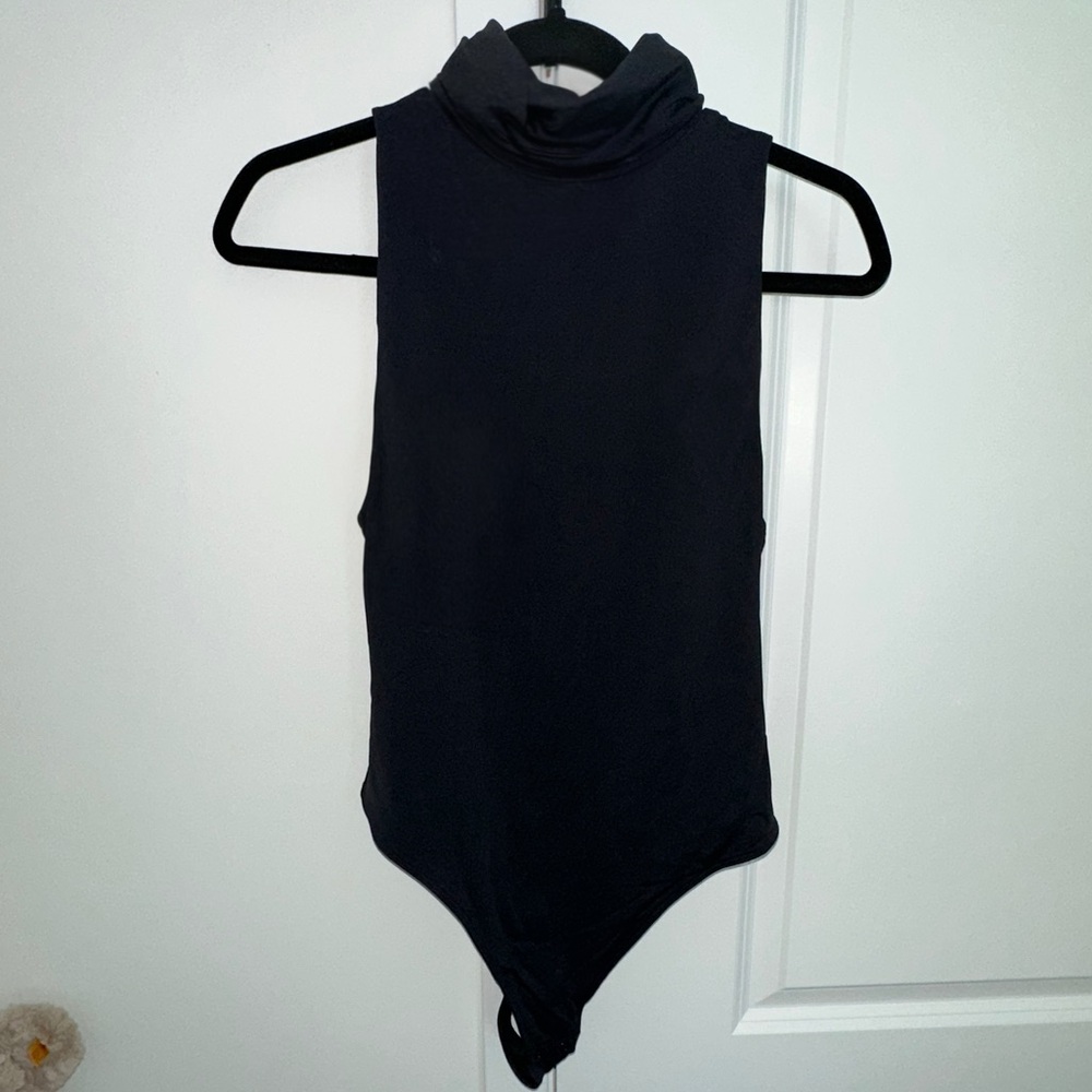 Aritzia Sleeveless Turtleneck Bodysuit - Black
